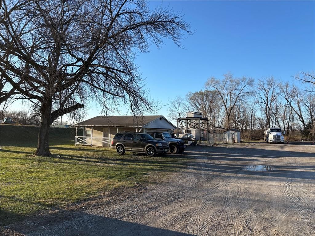 3137 Pear Street — photo 2