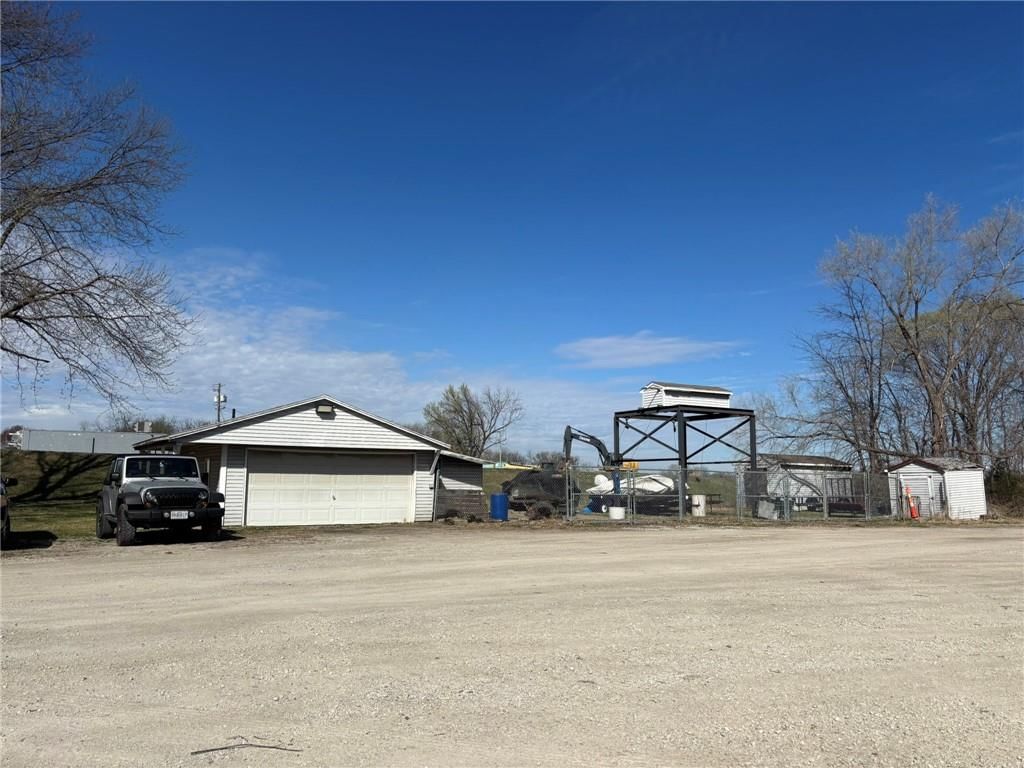 3137 Pear Street — photo 31