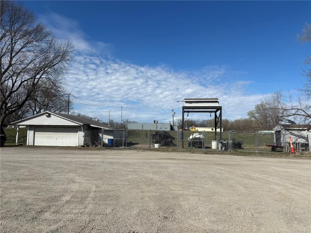 3137 Pear Street — photo 32