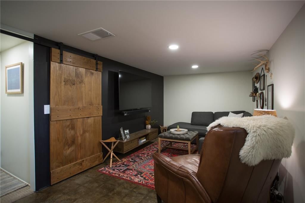 5805 W 61st Street — photo 22