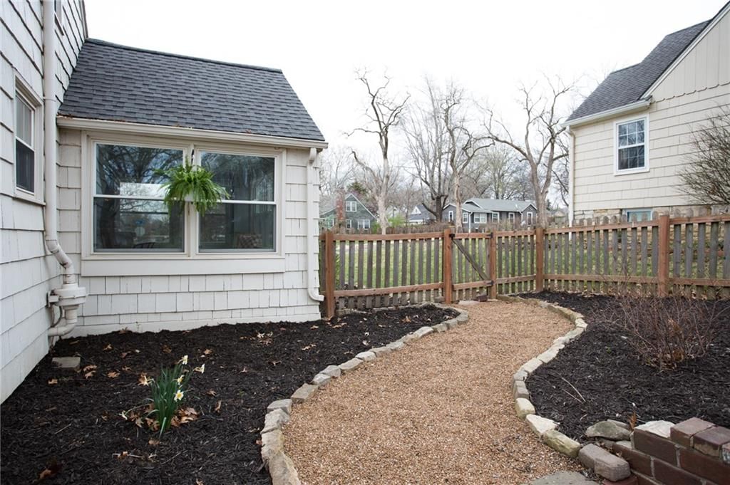5805 W 61st Street — photo 32