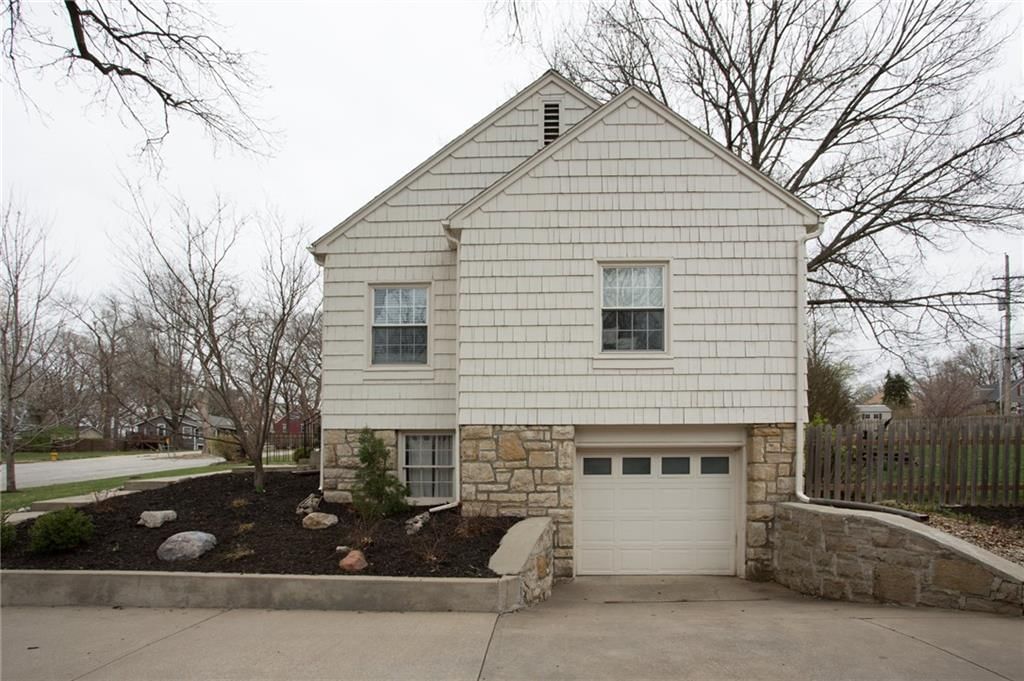 5805 W 61st Street — photo 33