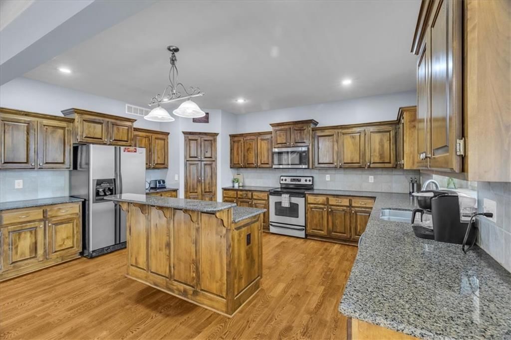 Photo 15 of 45 - 20199 W 224th Street