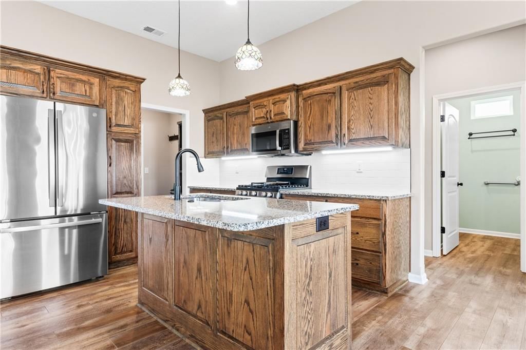 1210 NE White Oaks Lane — photo 14