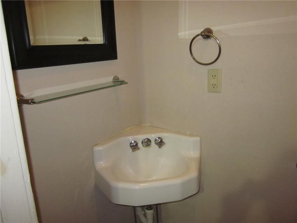 1202 N 8th Street — photo 10