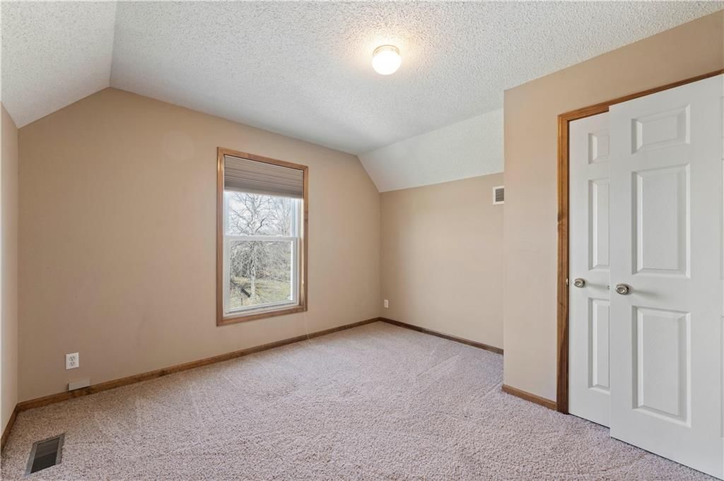 Photo 16 of 43 - 7171 SE Timberlake Drive