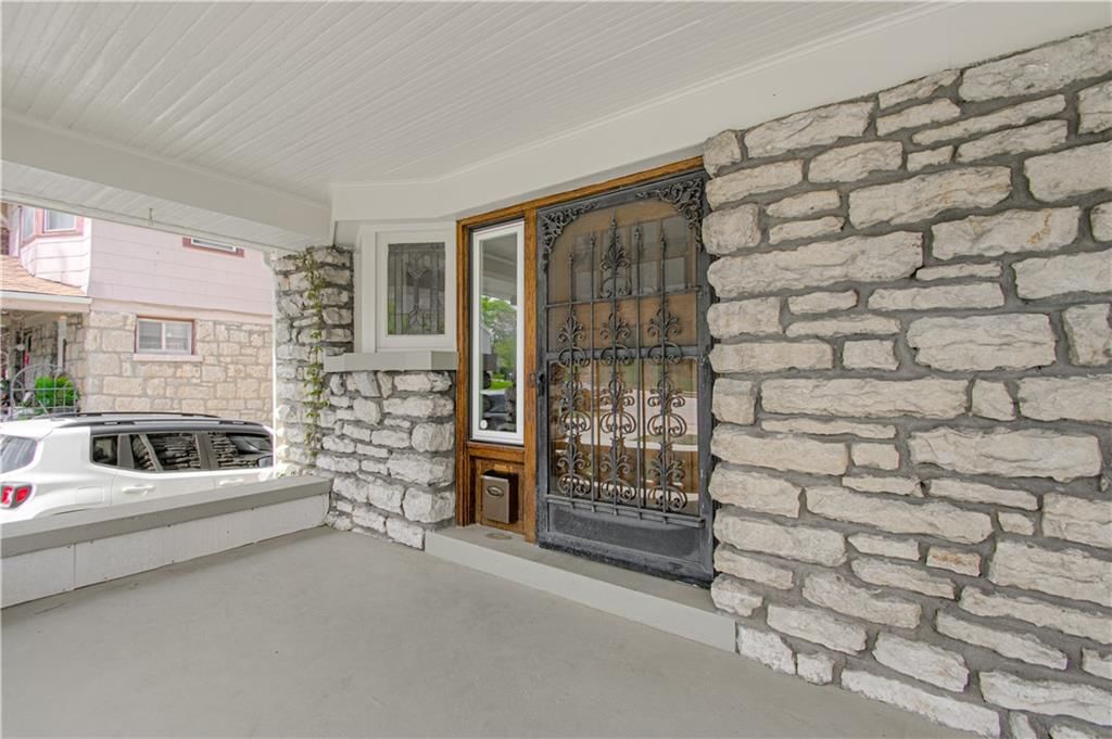 3008 E Linwood Boulevard — photo 4