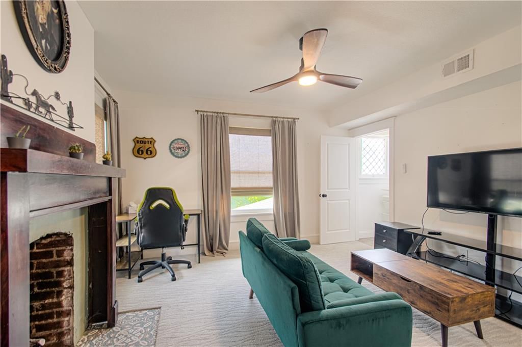 3008 E Linwood Boulevard — photo 19