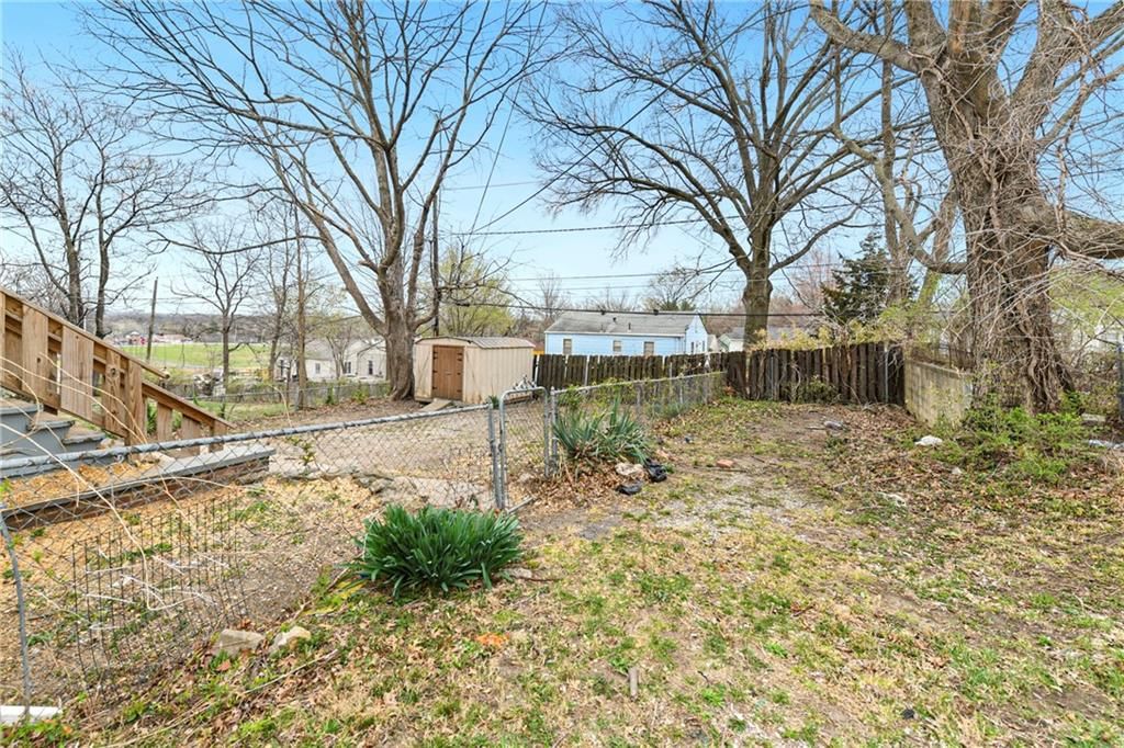 1909 E 84TH Street — photo 15