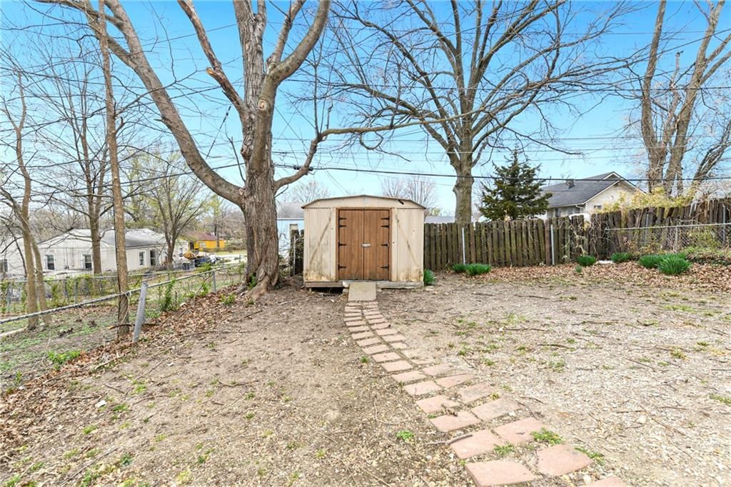 1909 E 84TH Street — photo 17
