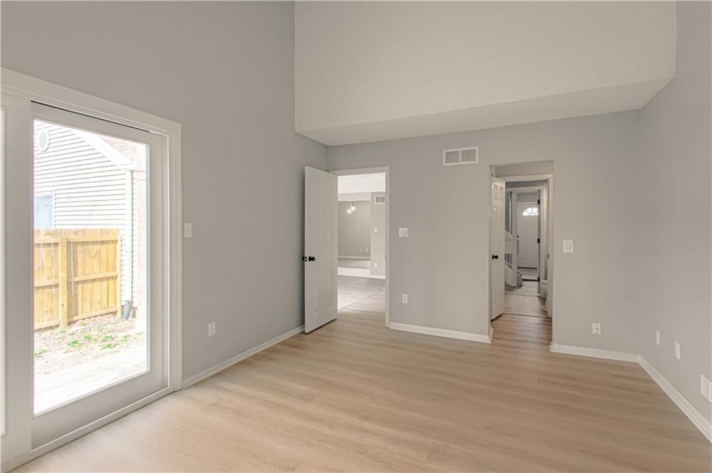 8061 N Stoddard Avenue — photo 13
