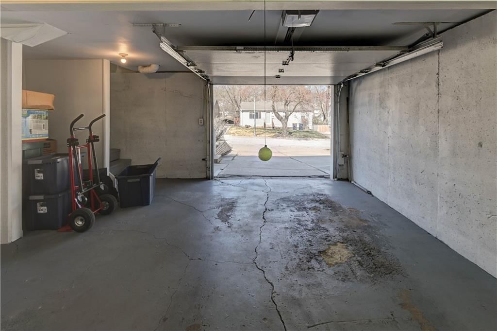 8031 NE 50 Street — photo 32