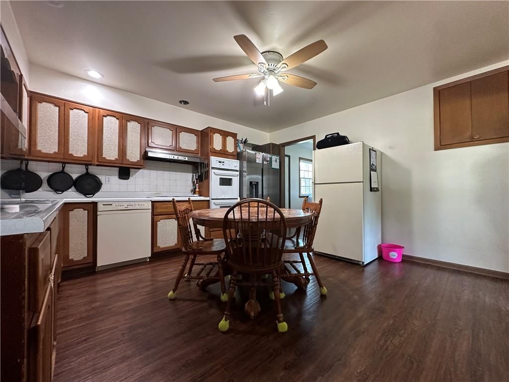 2102 Franklin Avenue — photo 6