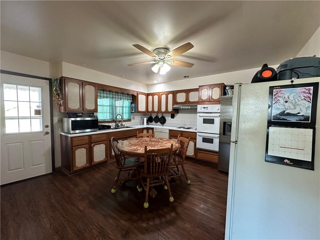 2102 Franklin Avenue — photo 7