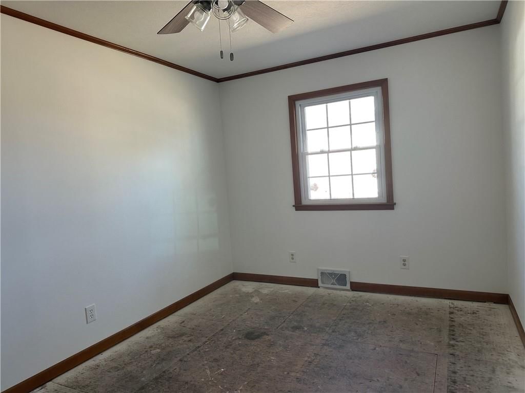 2102 Franklin Avenue — photo 8