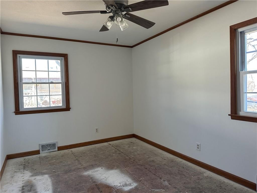 2102 Franklin Avenue — photo 9