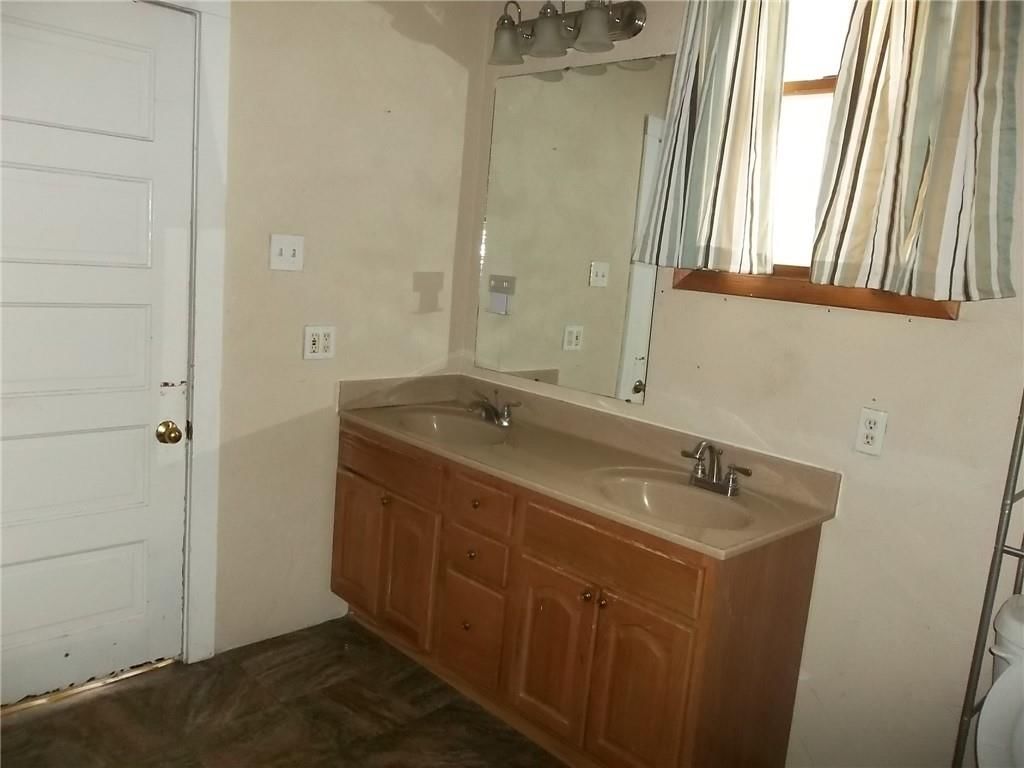 229 W 3rd Street — photo 14