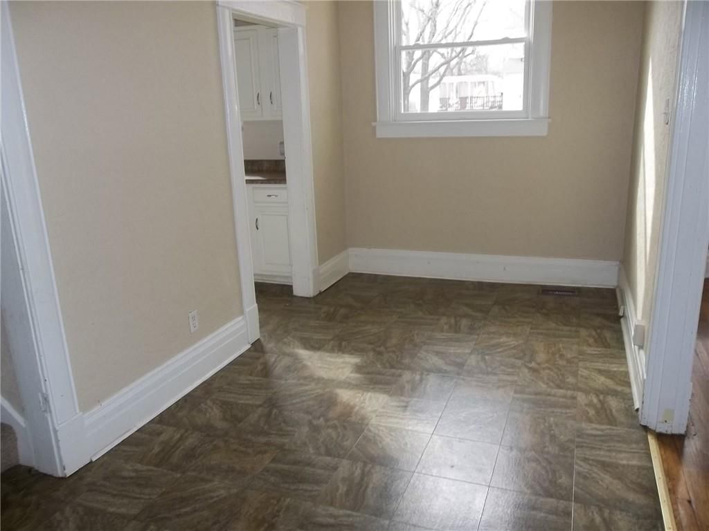 229 W 3rd Street — photo 16