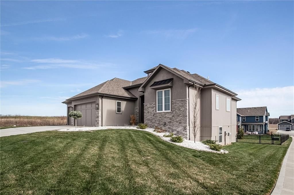 7962 NE 76TH Place — photo 3
