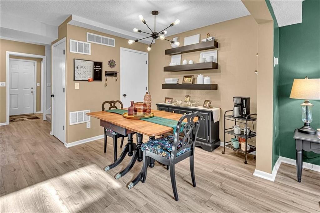 8025 N Lawn Avenue — photo 12