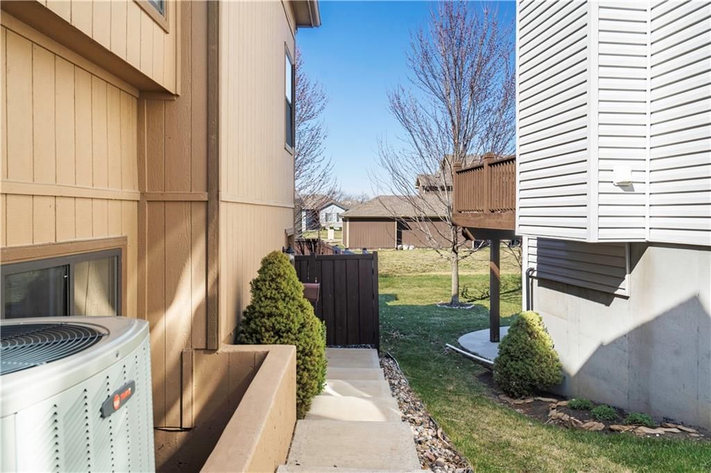 1248 SW Wysteria Drive — photo 39