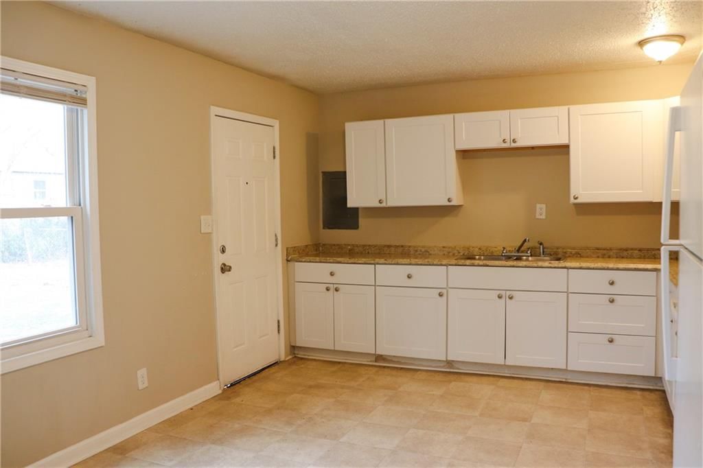 1805 Miller Drive — photo 2