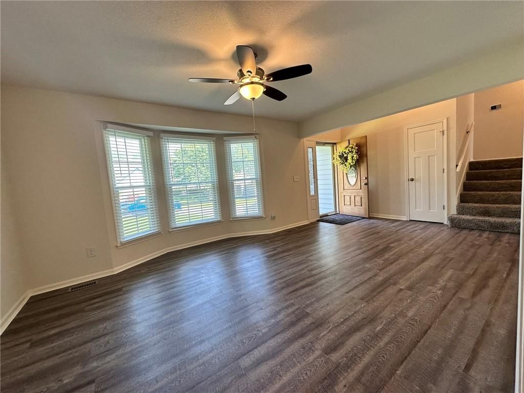 5026 Stearns Street — photo 6