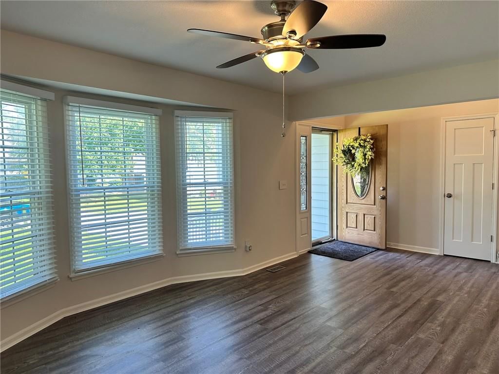 5026 Stearns Street — photo 8