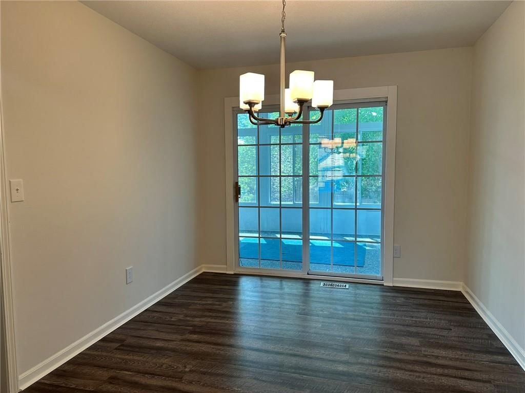 5026 Stearns Street — photo 10