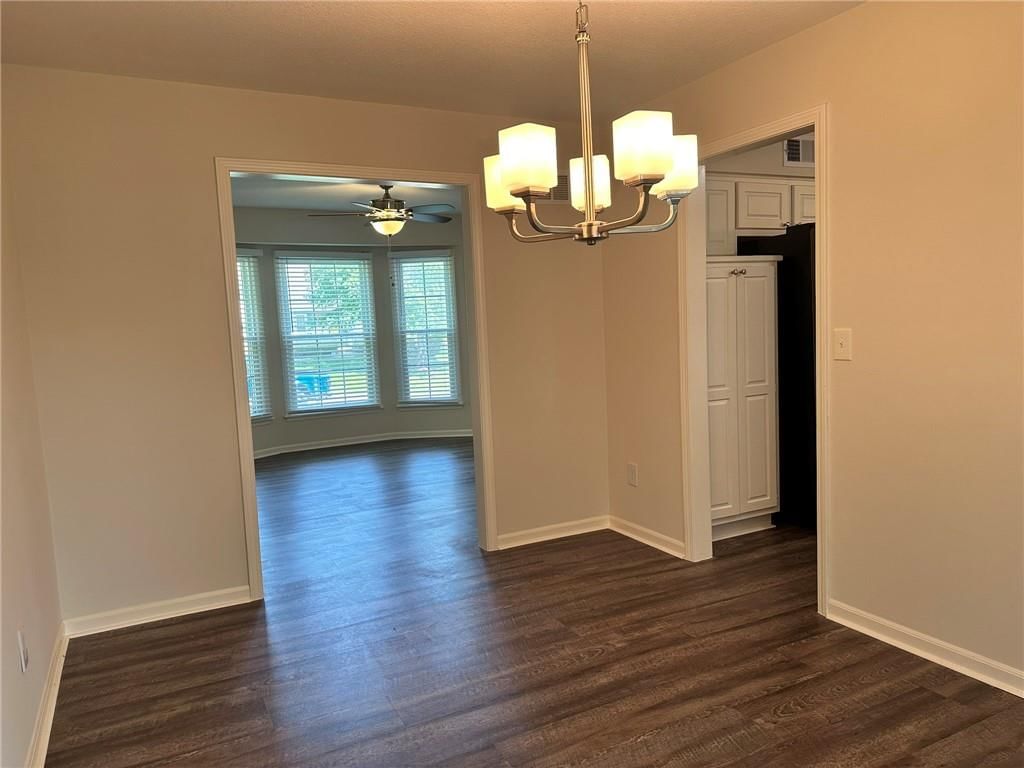5026 Stearns Street — photo 11