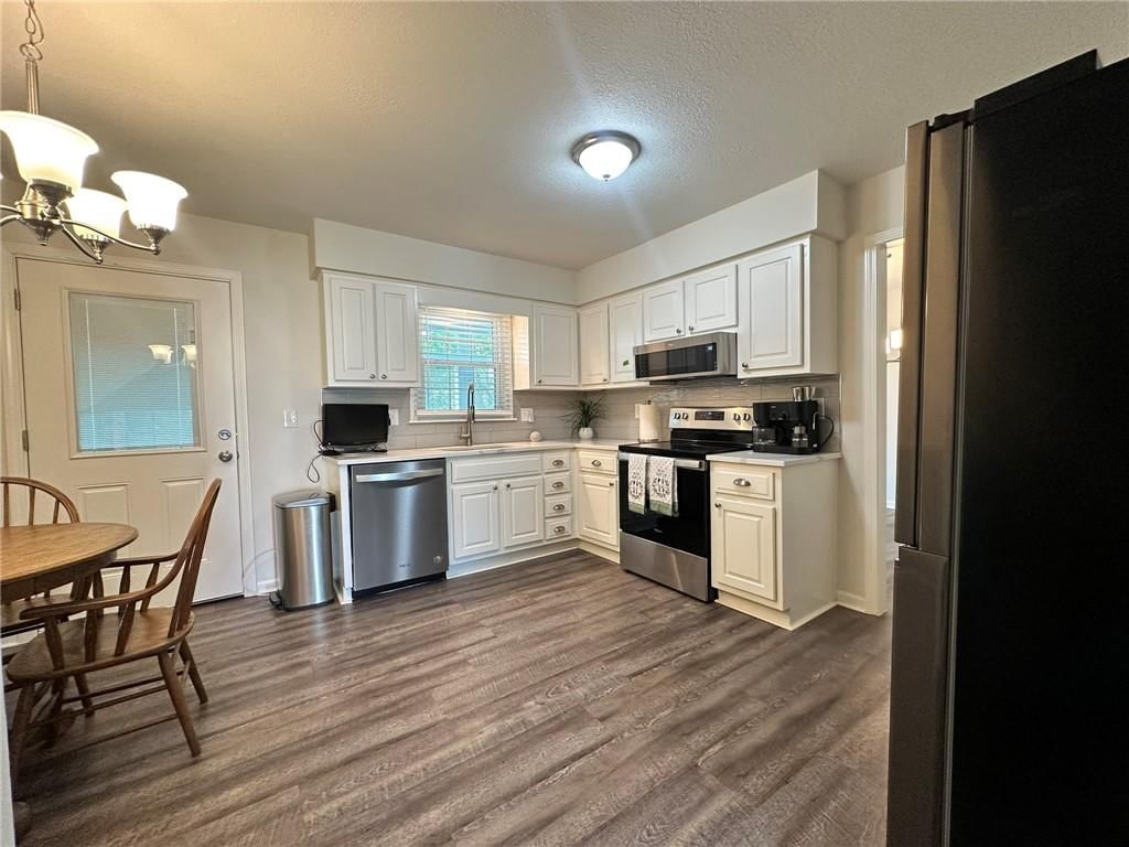 5026 Stearns Street — photo 12