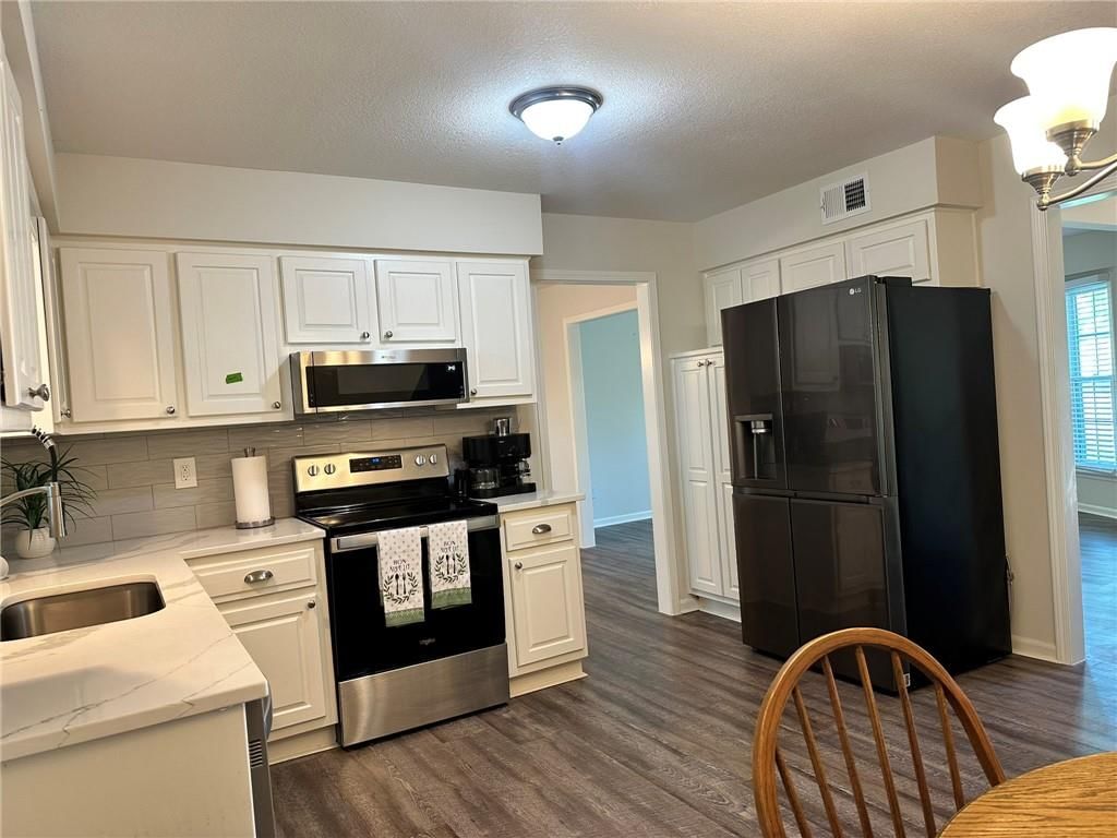 5026 Stearns Street — photo 14