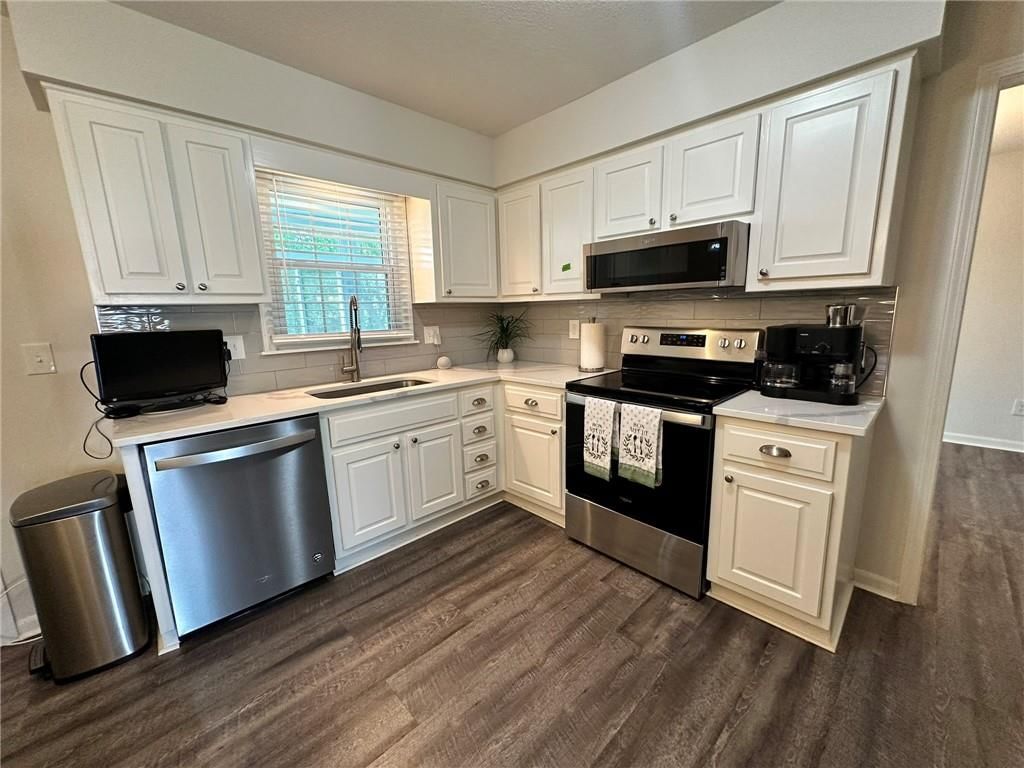 5026 Stearns Street — photo 15