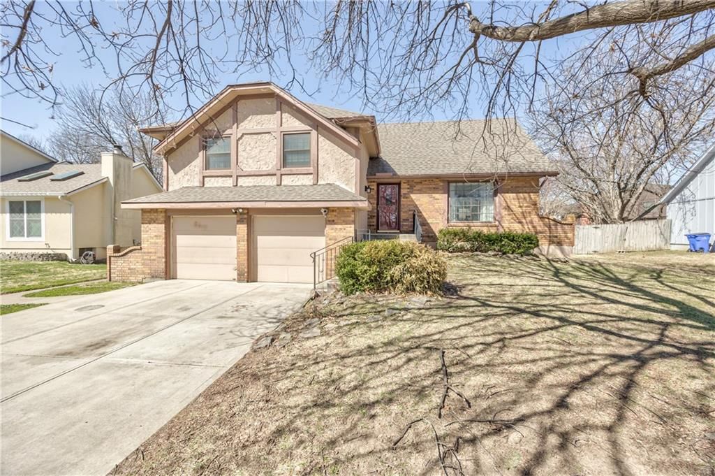 Photo 1 of 28 - 405 S MONTCLAIRE Drive