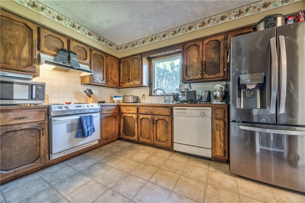 Photo 8 of 28 - 405 S MONTCLAIRE Drive