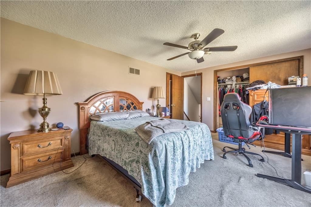 Photo 14 of 28 - 405 S MONTCLAIRE Drive