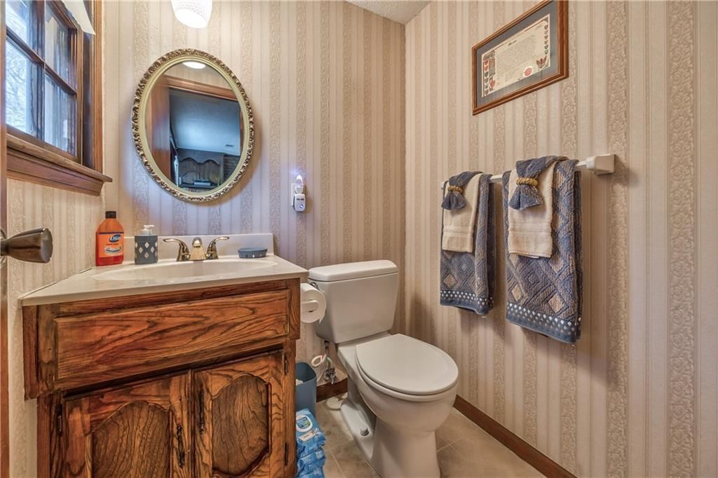 Photo 17 of 28 - 405 S MONTCLAIRE Drive