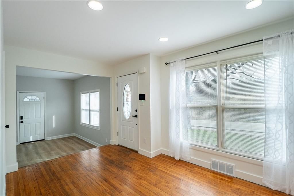 8102 Oldham Road — photo 5