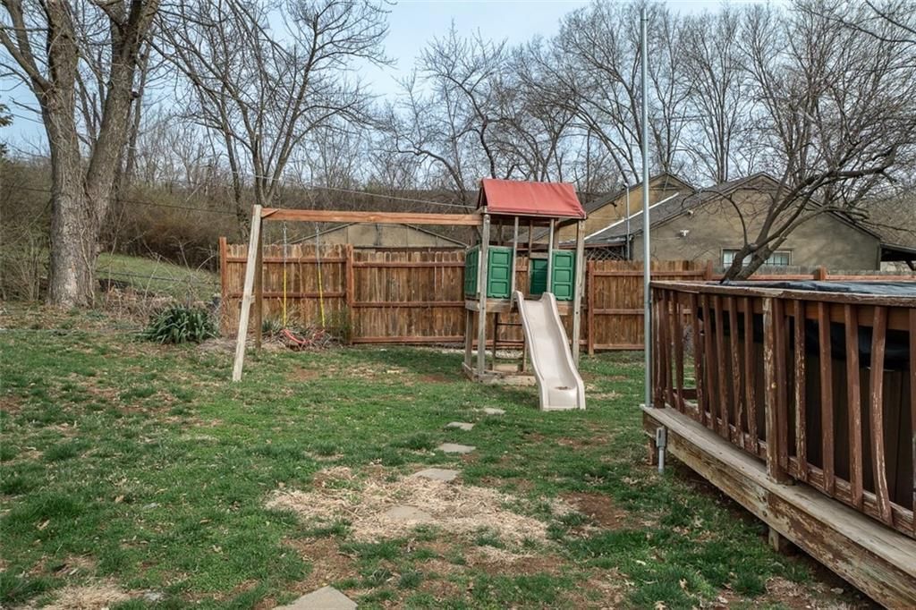 8102 Oldham Road — photo 27