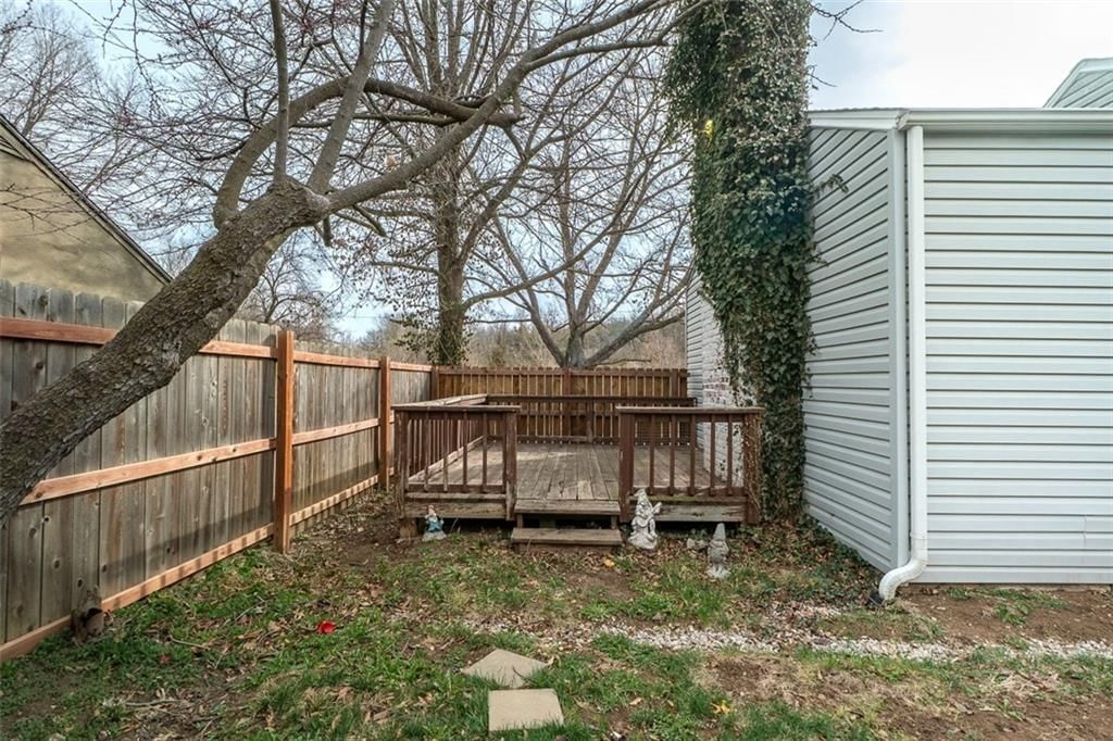 8102 Oldham Road — photo 28