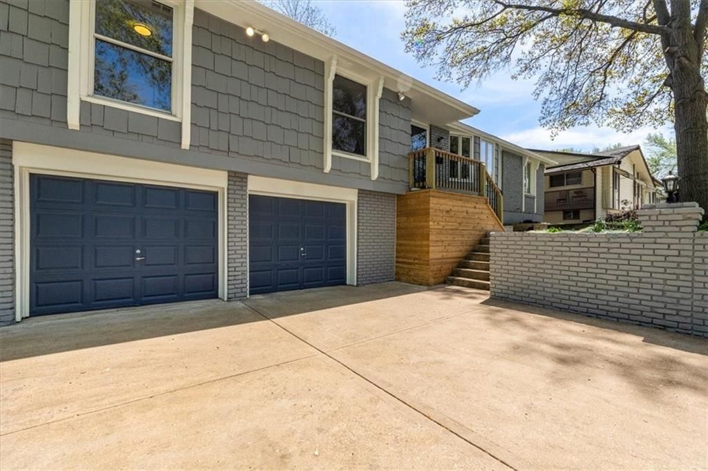 6715 N Woodland Avenue — photo 5