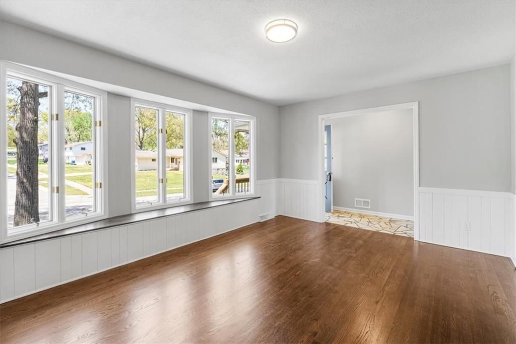 6715 N Woodland Avenue — photo 9