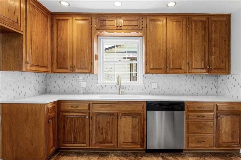 6715 N Woodland Avenue — photo 18