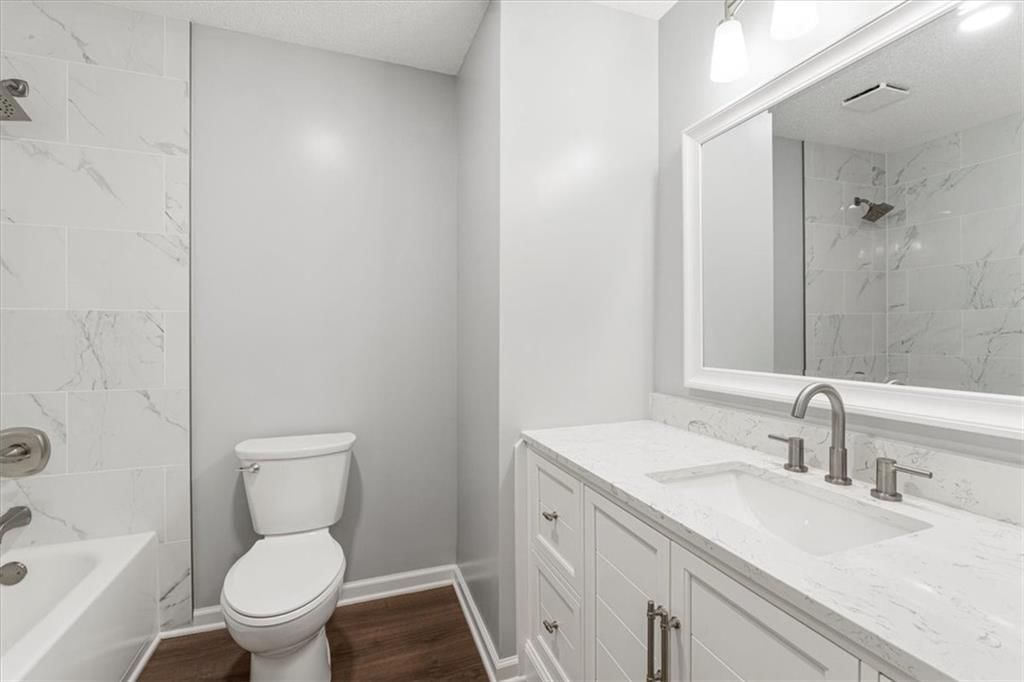 6715 N Woodland Avenue — photo 26