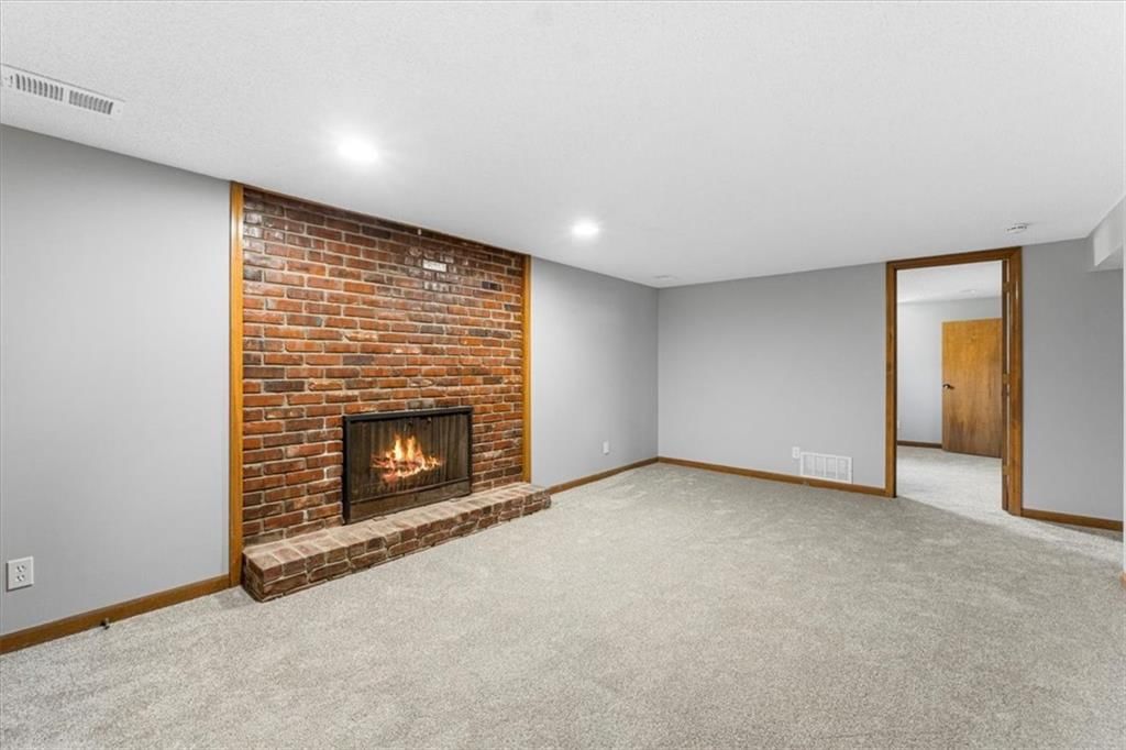 6715 N Woodland Avenue — photo 33