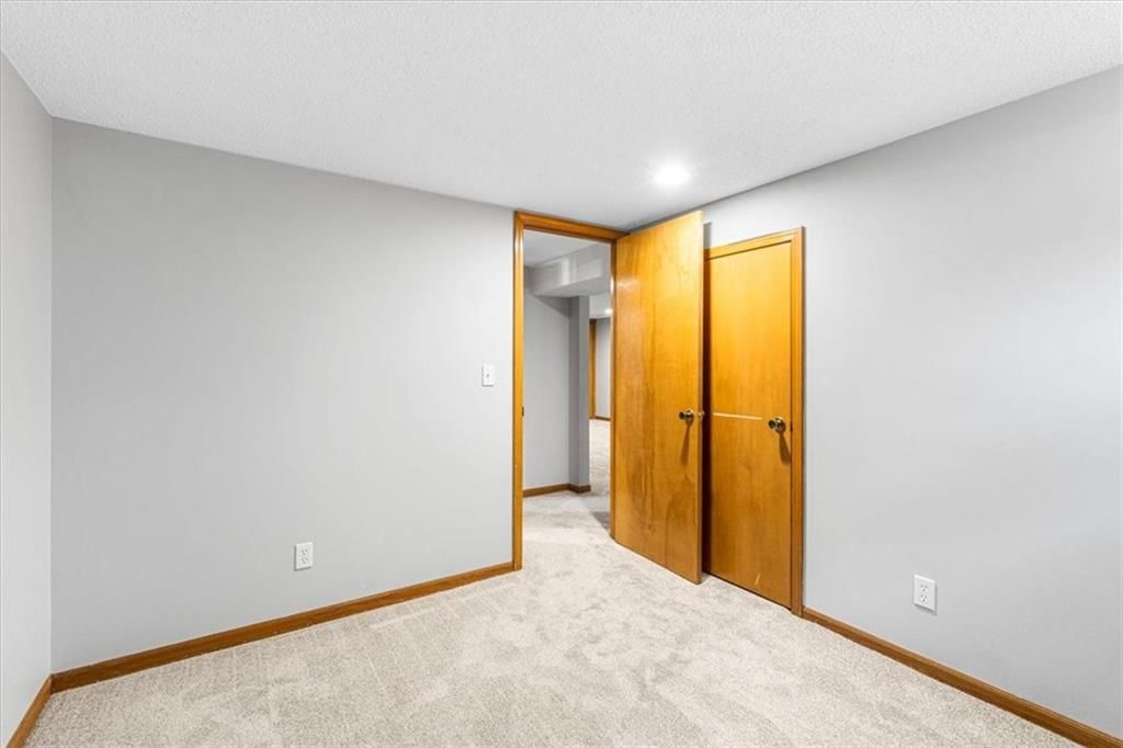 6715 N Woodland Avenue — photo 36