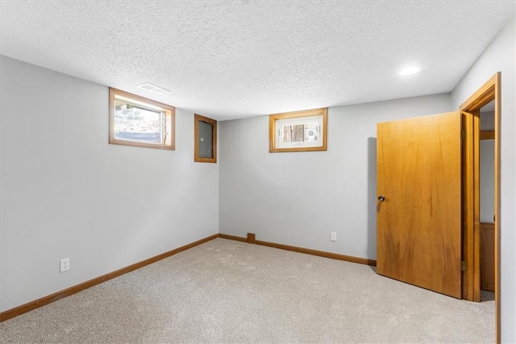 6715 N Woodland Avenue — photo 37