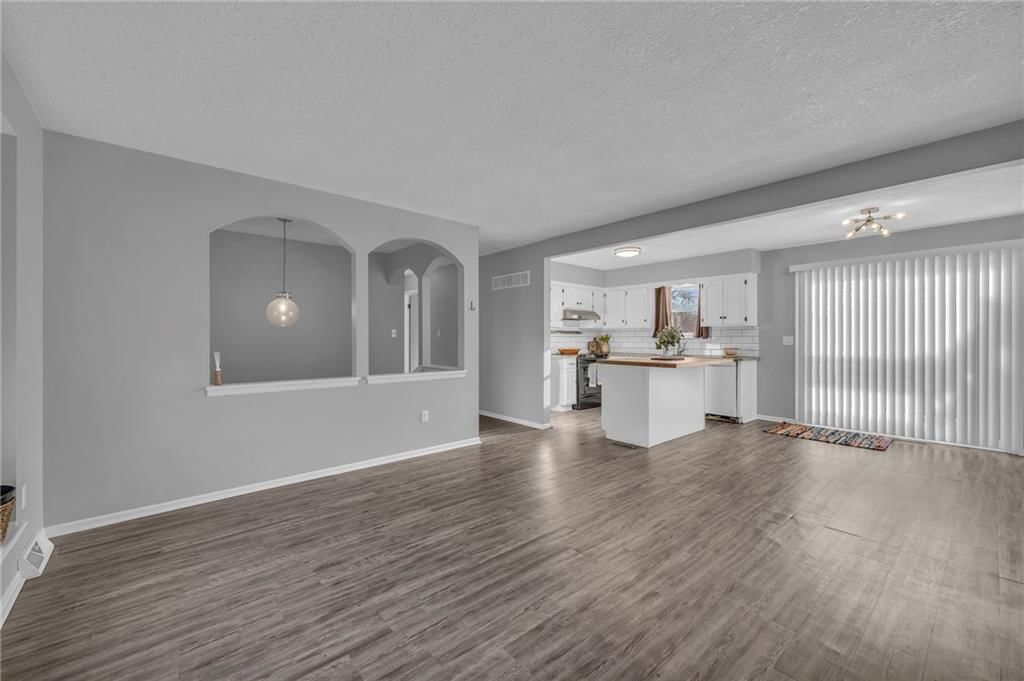 1419 N Holland Drive — photo 8