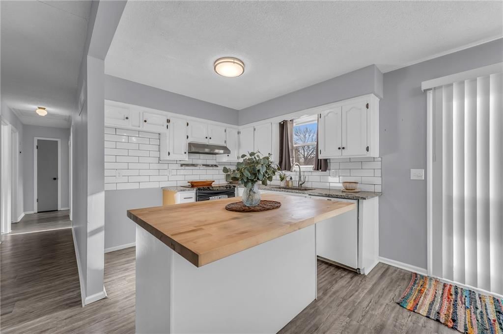 1419 N Holland Drive — photo 12