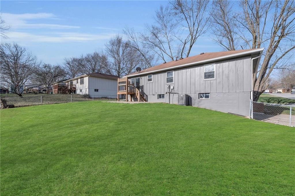 1419 N Holland Drive — photo 31